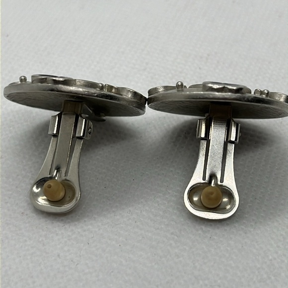 Women's Clip On Earrings Enameled Blue Hearts Silver Tone Circles Modern - Picture 9 of 10